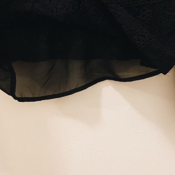 [Like New] Zara Guipure Lace Blouse - Picture 3 of 7